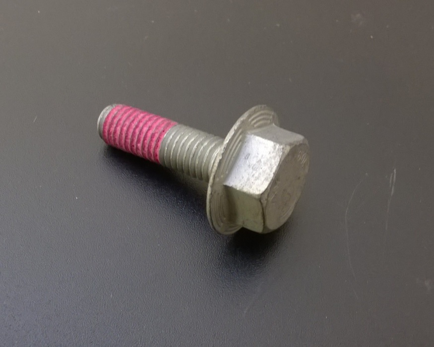 šroub kladky M8x28 FEL 1,9D/ OCT 1,4