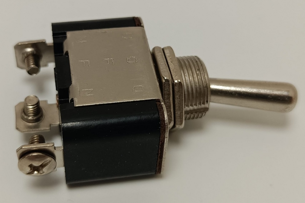 přepínač 3. polohy (1-0-1)