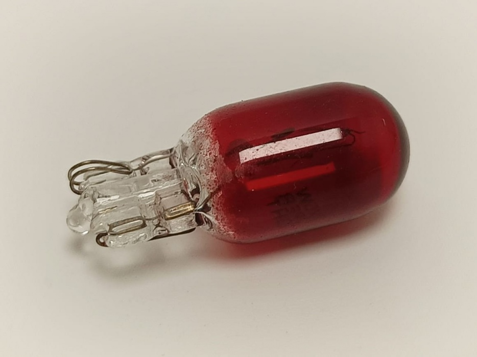 žárovka 12V  5W W2,1x9,5d  bezpat. - červená