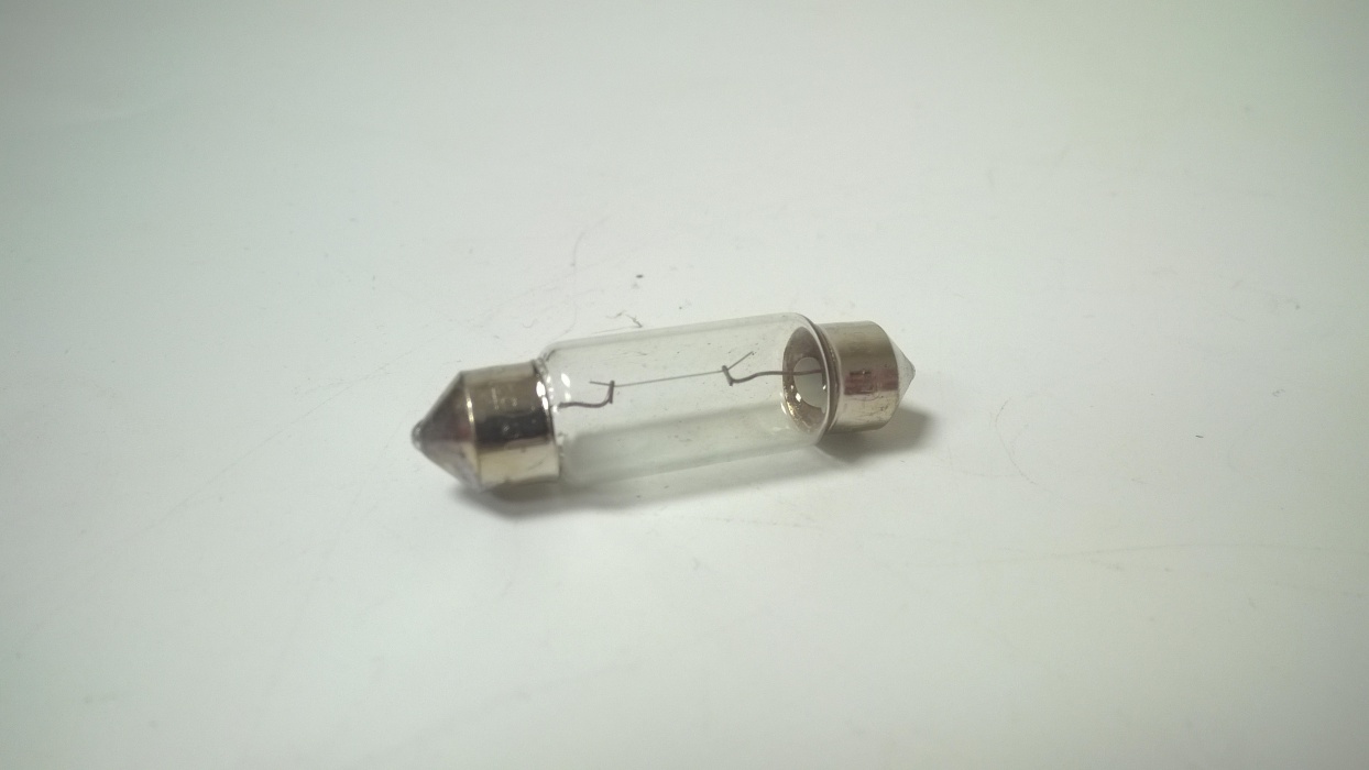 žárovka  12V   5W SV8,5  10x37mm sufitová