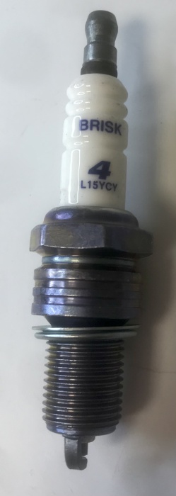 svíčka zapalovací  4 / L15YCY