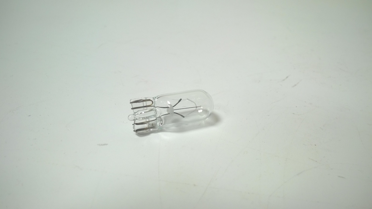 žárovka  12V   2W  W2,1x9,5d