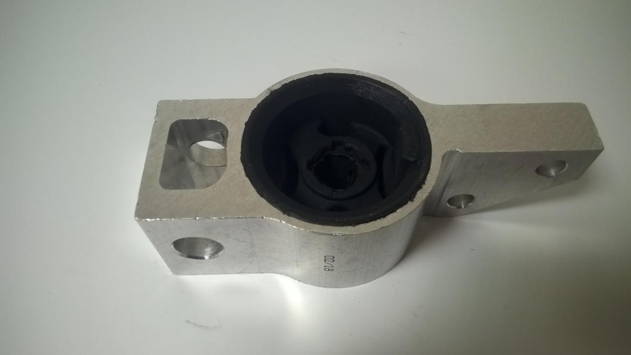 držák uložení levého př. ramene - zadní - OCT2/SUP2/YE