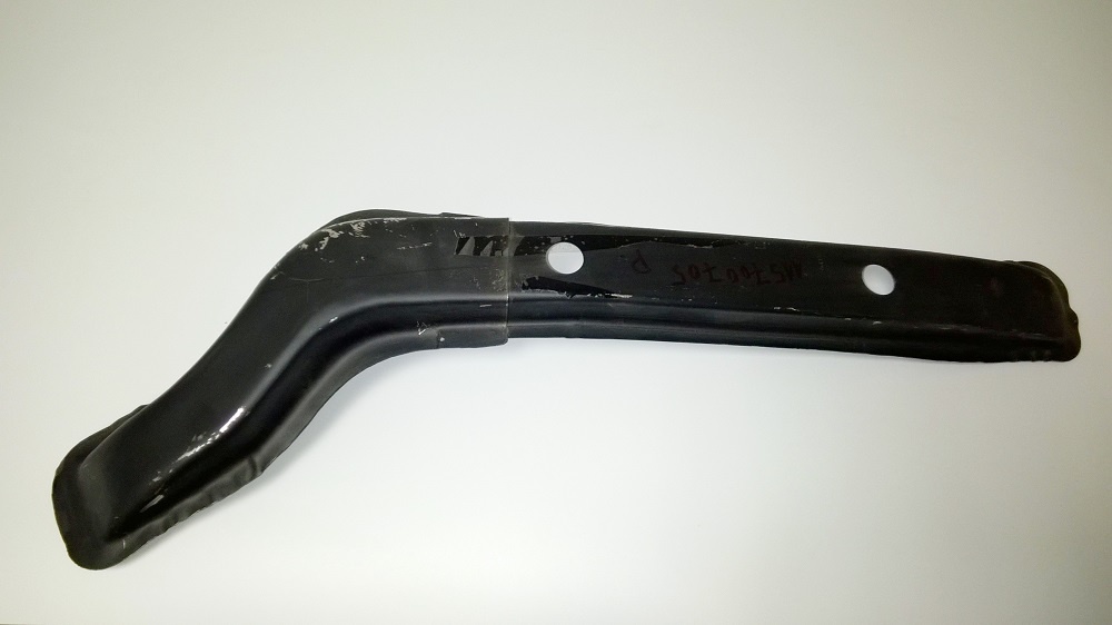 nosník podlahy pravý-FAV.(sekyrka)