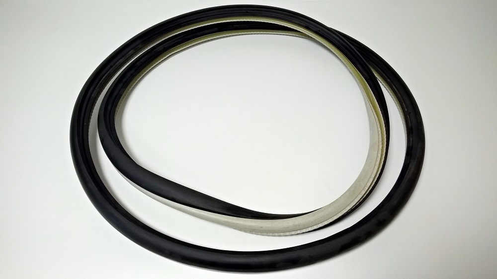 těsnění zadních dveří FELICIA 98