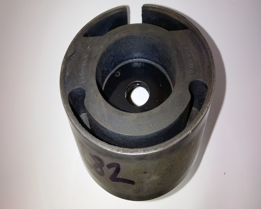 lůžko reakční vzpěry motoru - 41.22