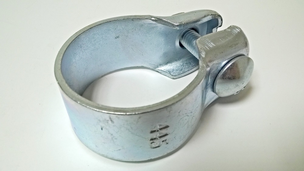 spona výf. úpl. se šroubem D45 - plochá