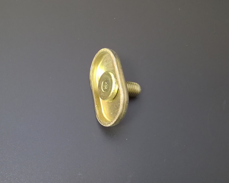 šroub M8x28 (př. nárazník FE M98)