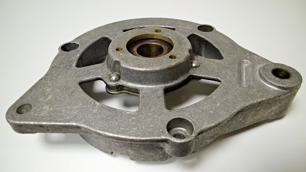 víko alternátoru přední    FAVORIT