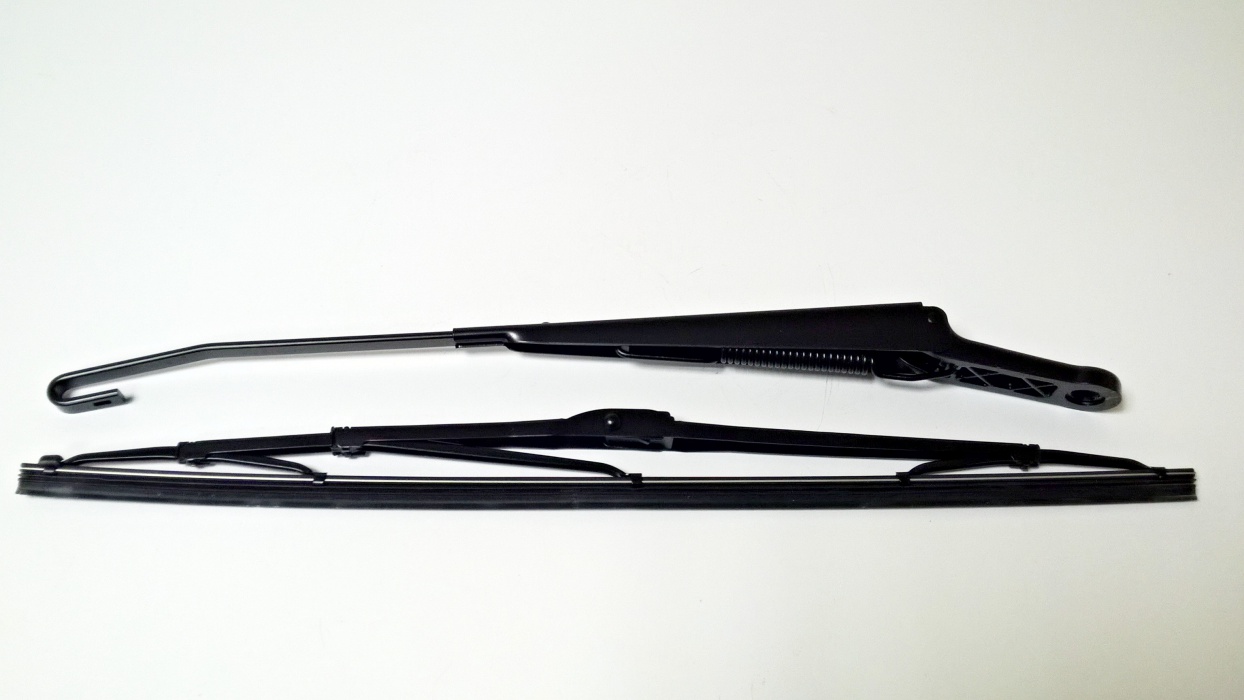 rameno+lišta stěrače zadní  Favorit