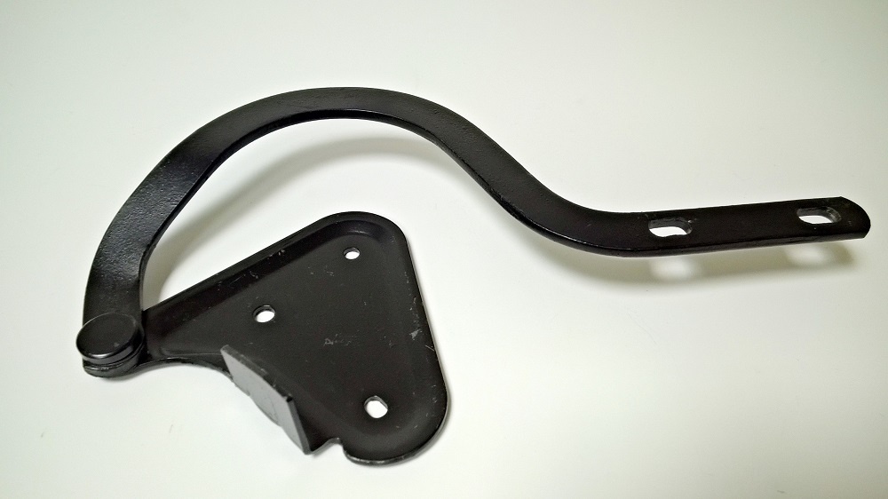 závěs přední kapoty pravý  FELICIA