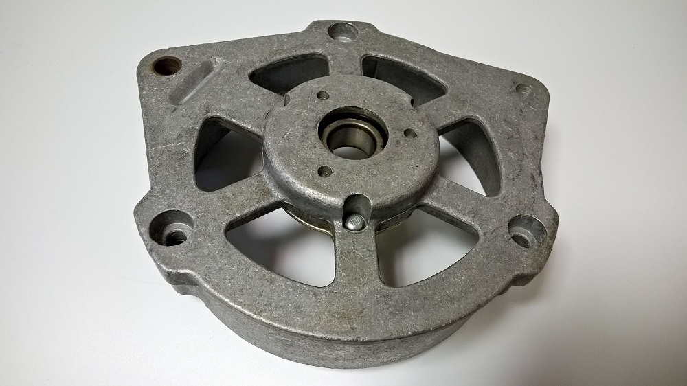 přední víko alternátoru úplné    Š 120