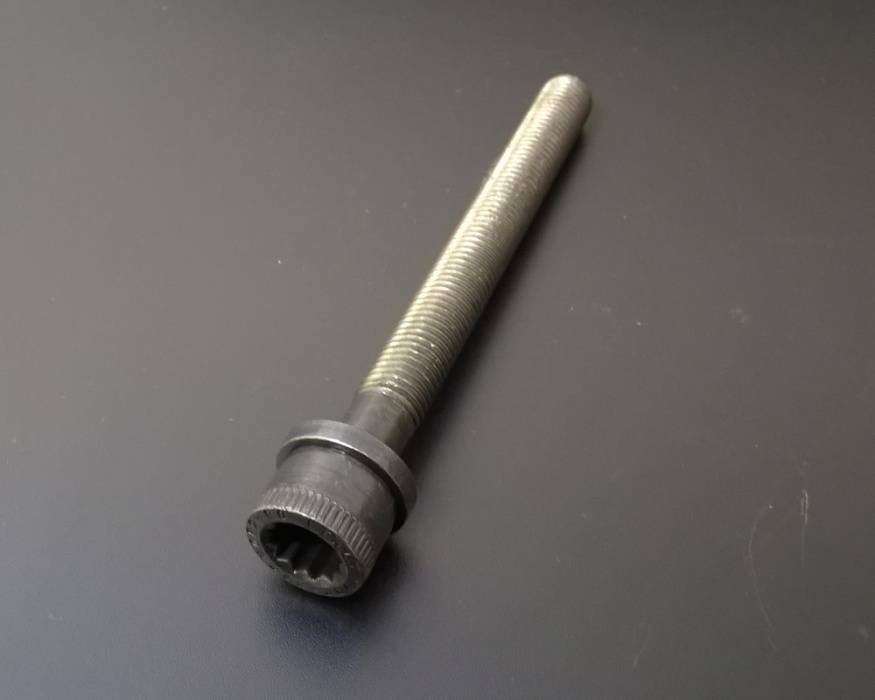 šroub hlavy válců FEL/OCT 1,6  M11x110
